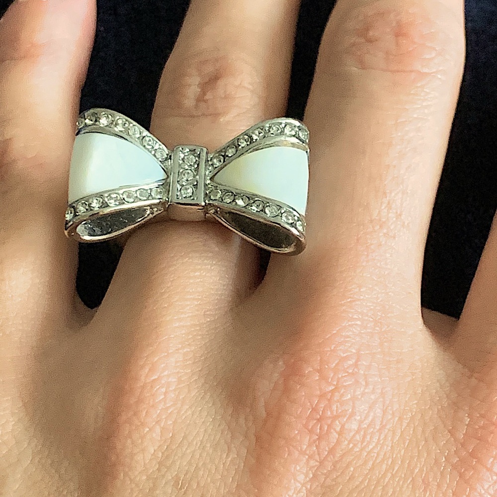 Bow ring - Picture 2 of 2